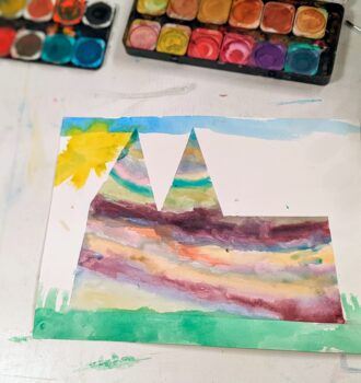 4 Schritte: Einfache Wasserfarben-Bilder mit Washi-Tape mit Kindern malen
