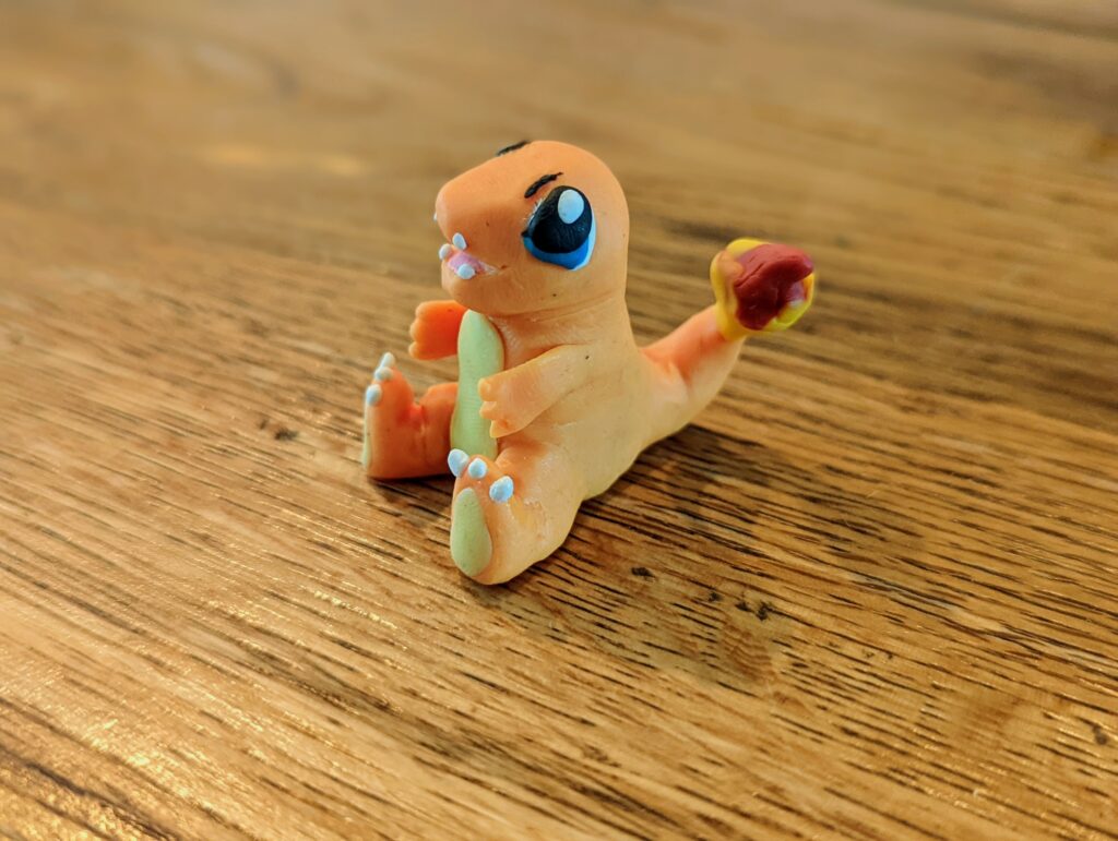 Fimo-Pokemón als DIY-Spielzeug: Glumanda ist mit diesem kinderleichten Tutorial ruck zuck geknetet!