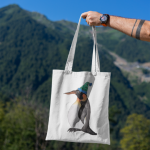 Pinguin mit kuscheliger Wollmütze: Zauberhaftes Design aus Köln am Rhein - Baumwolltasche