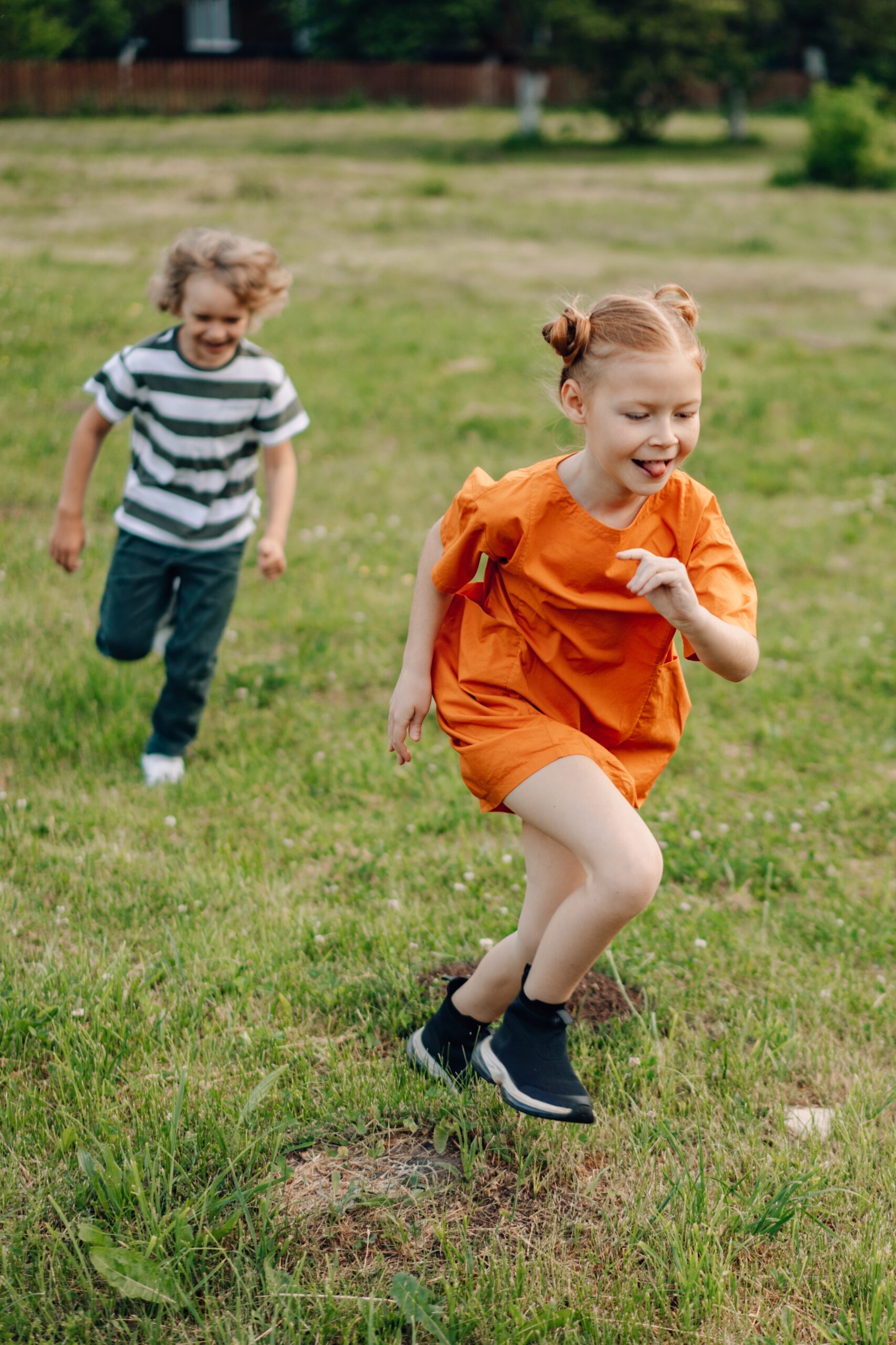 12 hilfreiche Tipps für eine spannende Schatzsuche zum Kindergeburtstag 122 Komplettset Dino-Schatzsuche zum Kindergeburtstag - Deine perfekt vorbereitete Schnitzeljagd für einen unvergesslichen Kindergeburtstag voller Spannung und Abenteuer